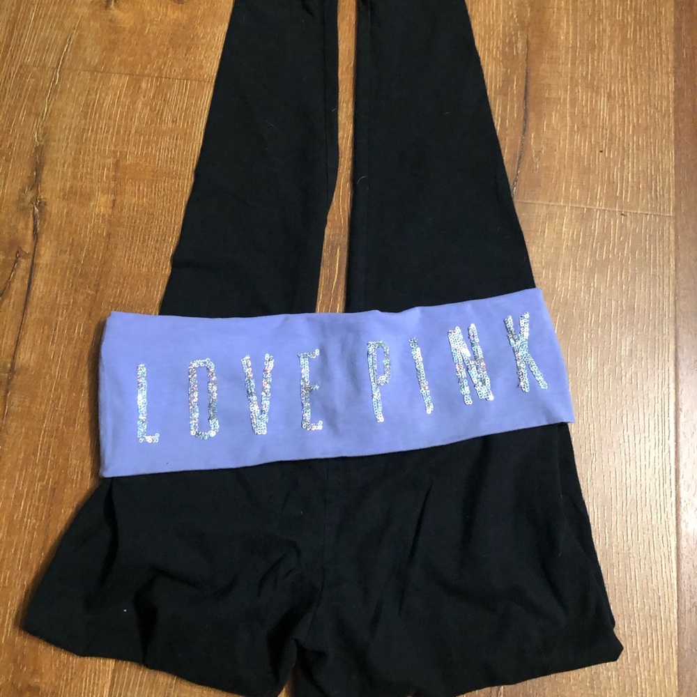 Pink yoga pants 💖